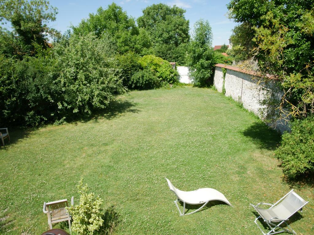 Gites De La Grande Ferme Avernes Exterior foto