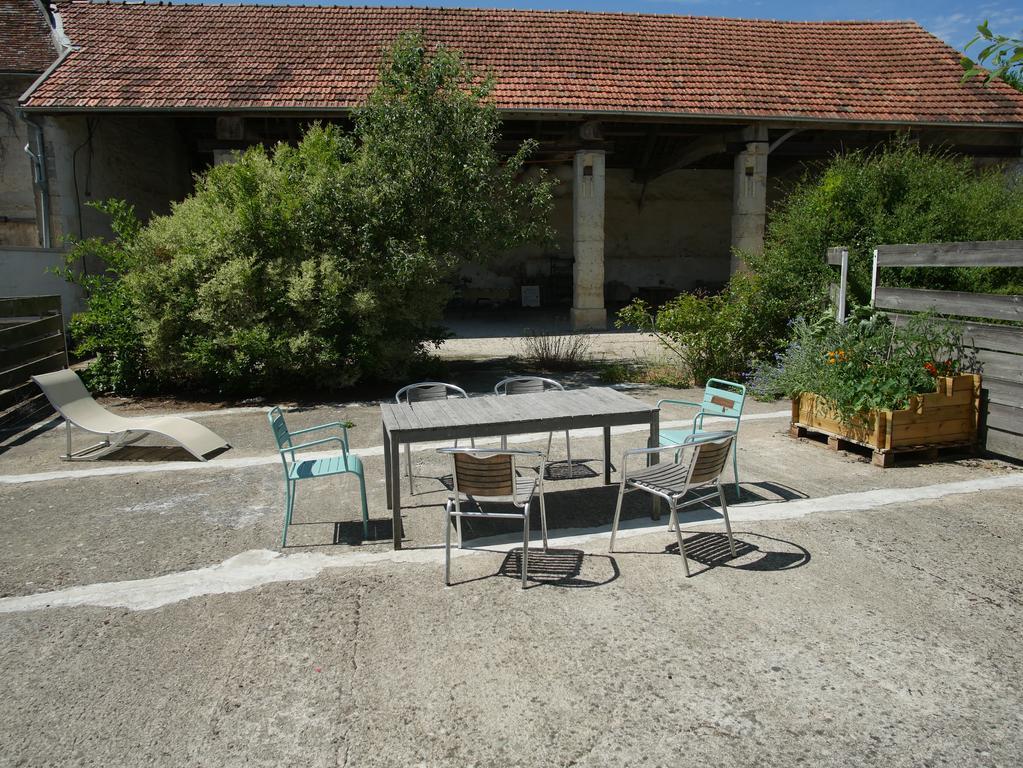 Gites De La Grande Ferme Avernes Exterior foto
